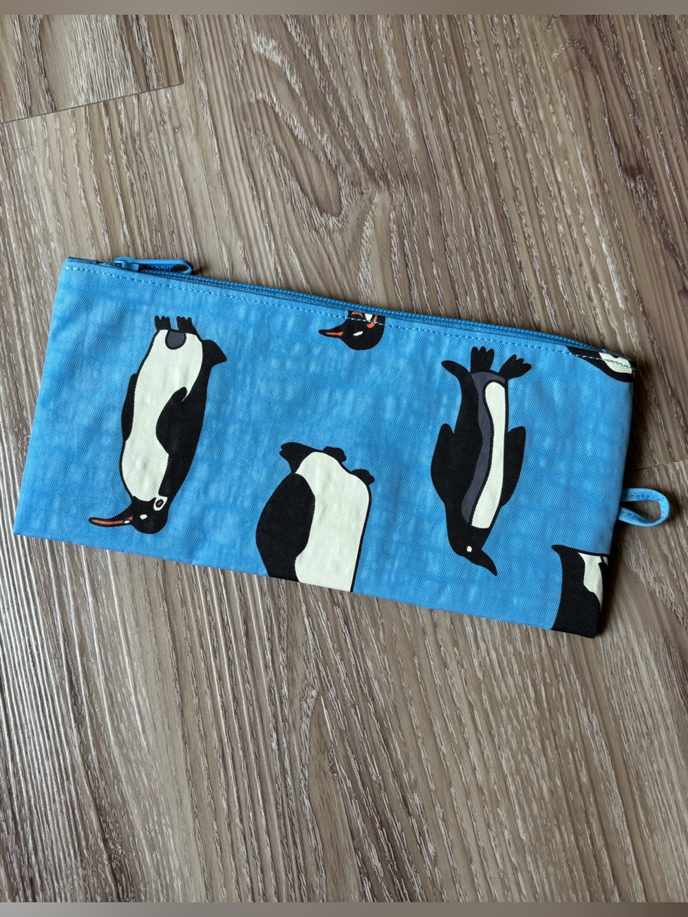 Baggu Medium Flat Pouch in Vacation Animals Penguin Print - Picture 2 of 6